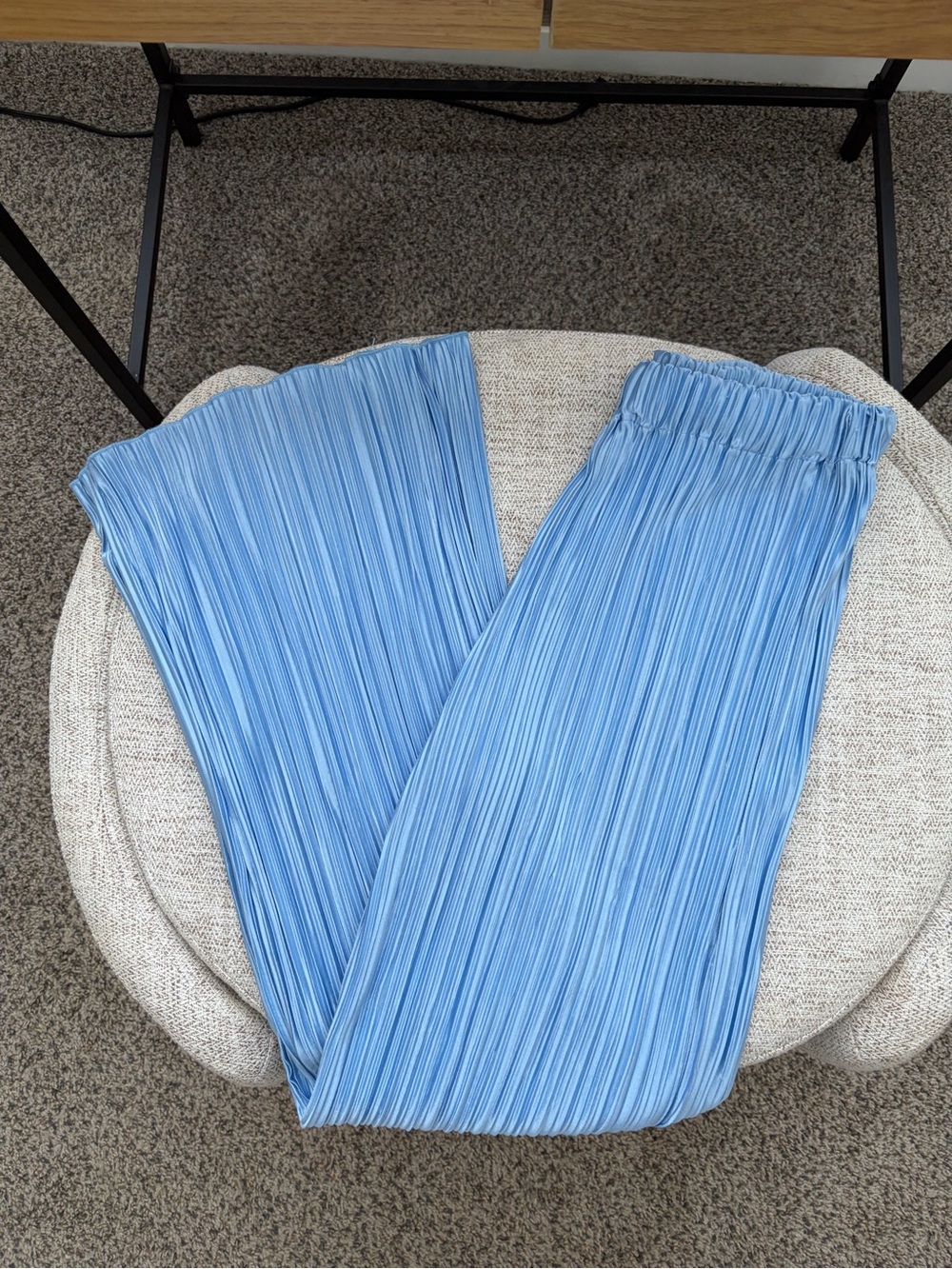 Light Blue Women's Pleated Set - Button Front Top & Wide Leg Pants - Picture 4 of 5